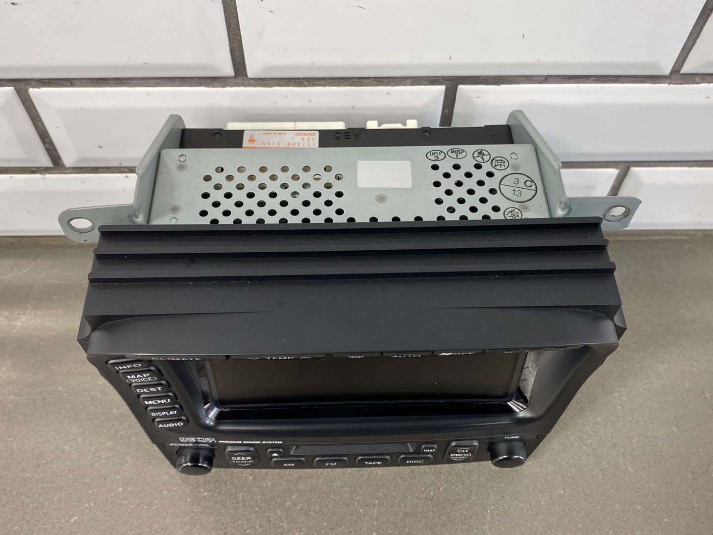 2001-2002 Lexus LX470 Navigation Multi Display Cassette Radio 8611160011 OEM