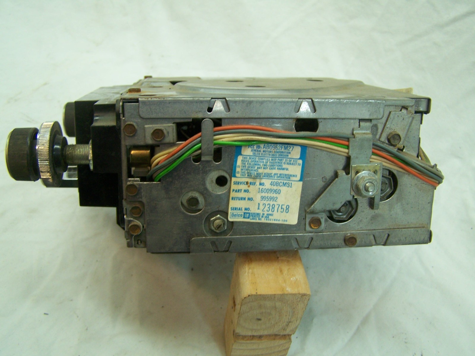 Corvette 1977-1980 AM FM Stereo Radio with Knobs in Unknown Working Condition