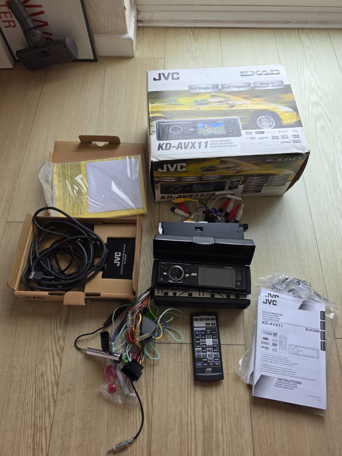 JVC KD-AVX11 DVD/CD Car Stereo Built-In 2.7″ Widescreen Monitor KS-D100 iPod