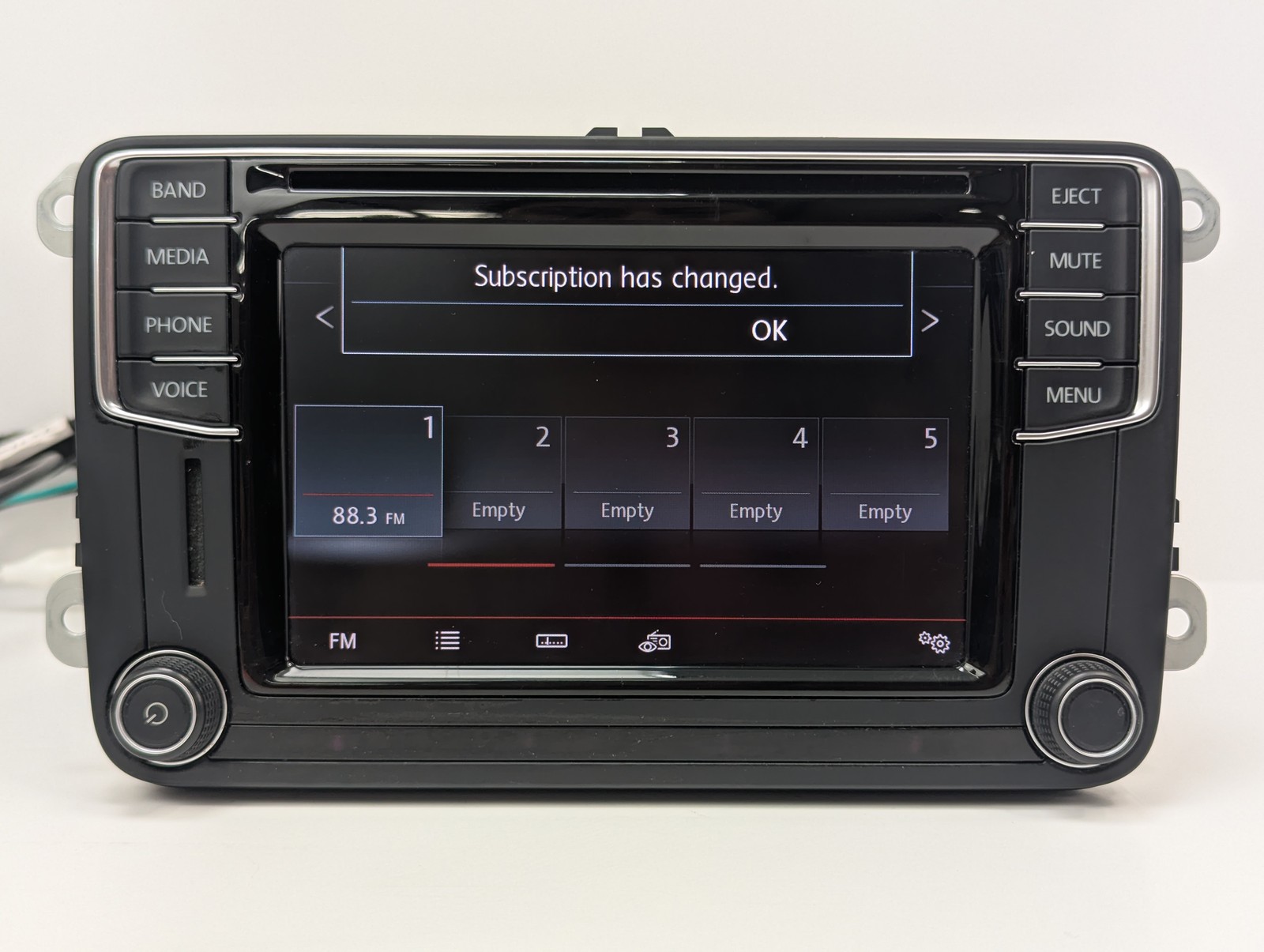 2020-2022 Volkswagen Passat AM FM Radio SD Card Reader BT Media Player 5C0035200