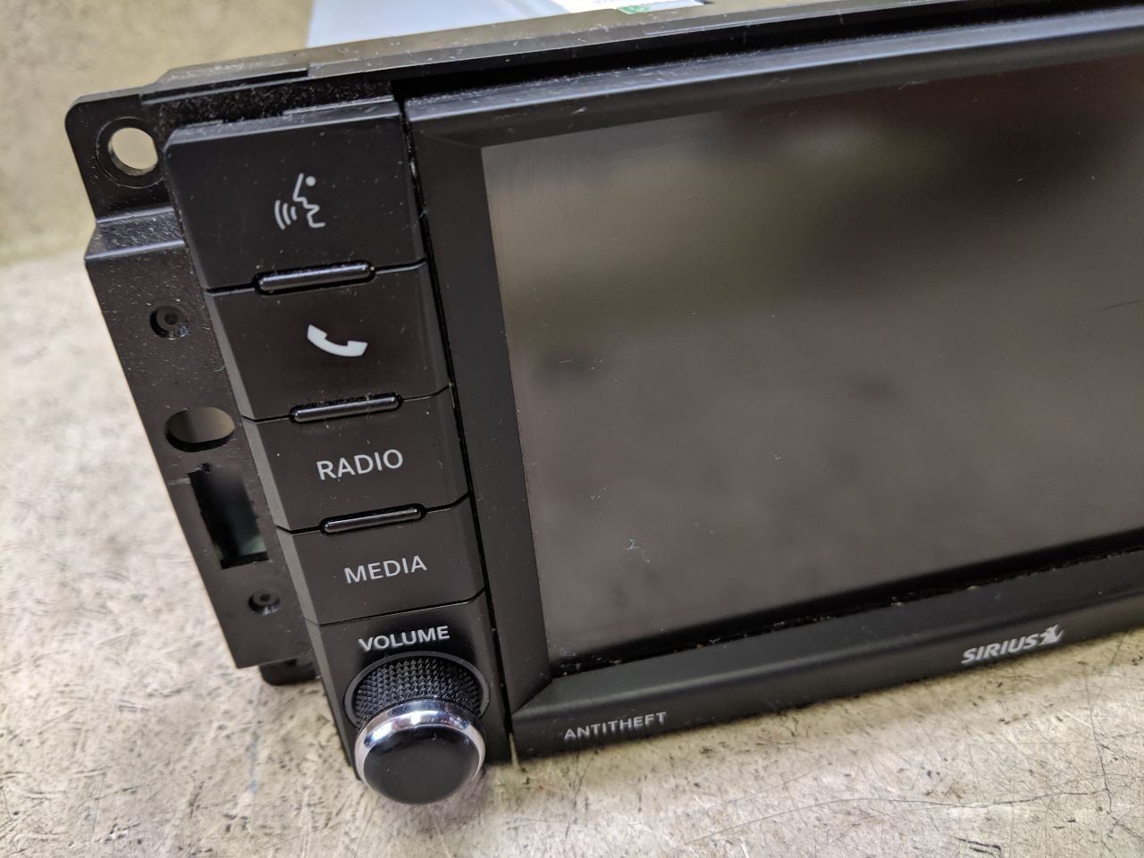 Stereo Radio Receiver AM FM CD AUX SIRIUS RHB 5091331AF Fits 12-20 DODGE CARAVAN