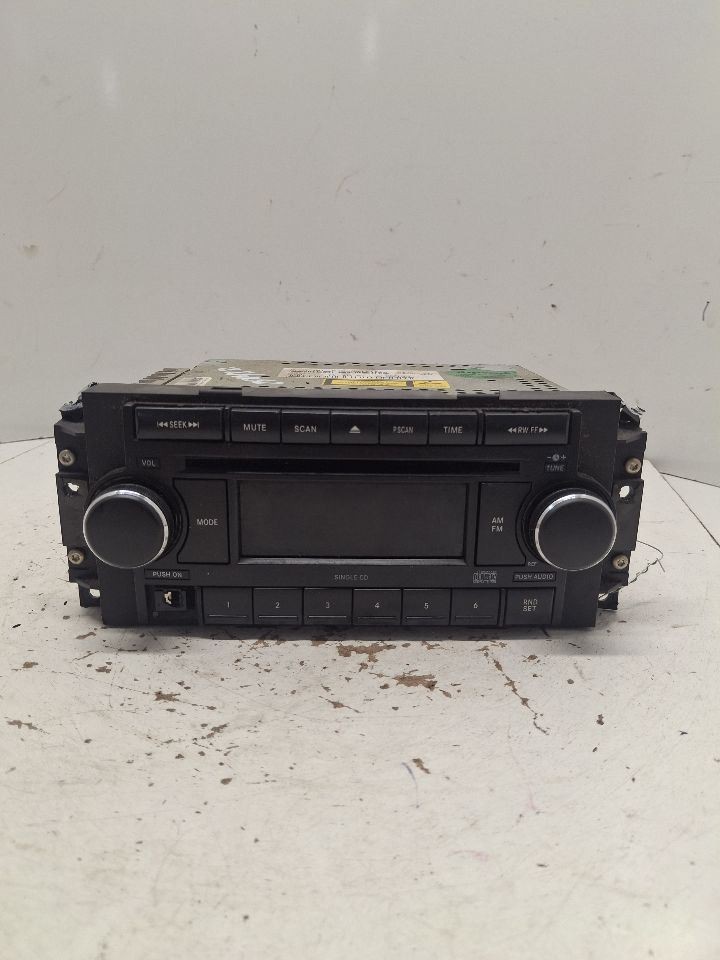 2005-2007 Dodge Dakota Radio AM FM CD Player Stereo Receiver OEM 1375927