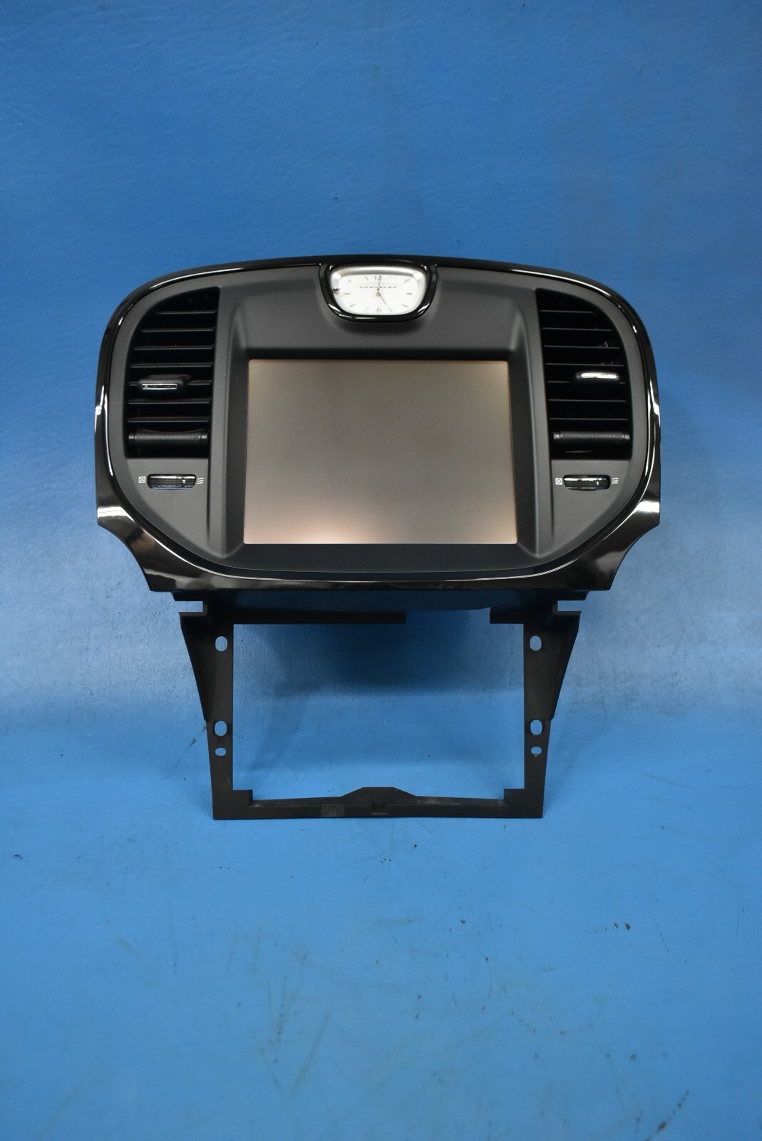 2011-2014 CHRYSLER 300 CHARGER 8.4″ DISPLAY SCREEN WITH TRIM ICN OEM 68105156AD