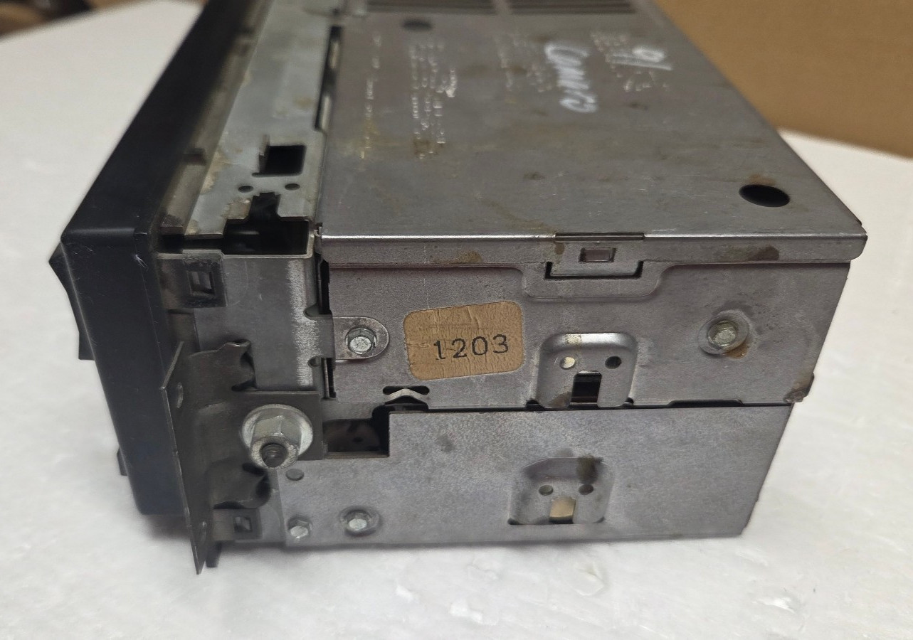1990-1992 Chevy Camaro Delco LOC II AM/FM CD Radio OEM GM 16168841 yellow text