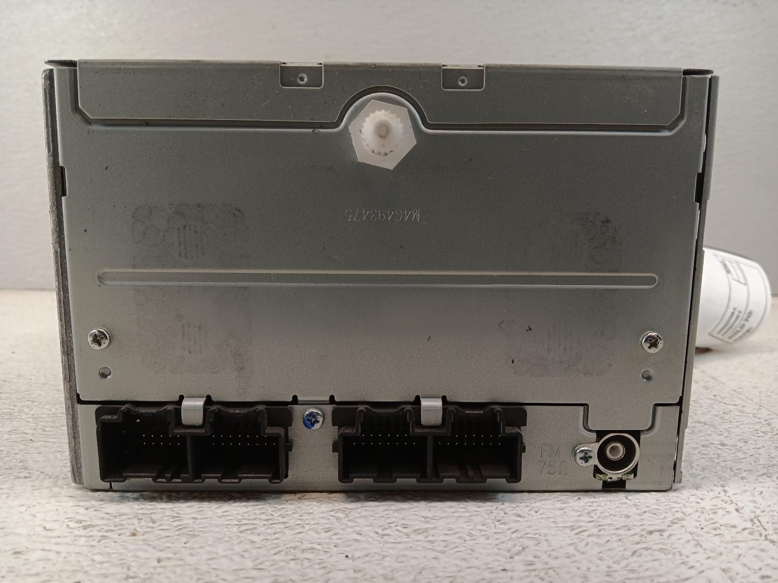 07 08 Suburban 1500 Radio Opt UVA *Aux Port Damage* *May Need Programming*