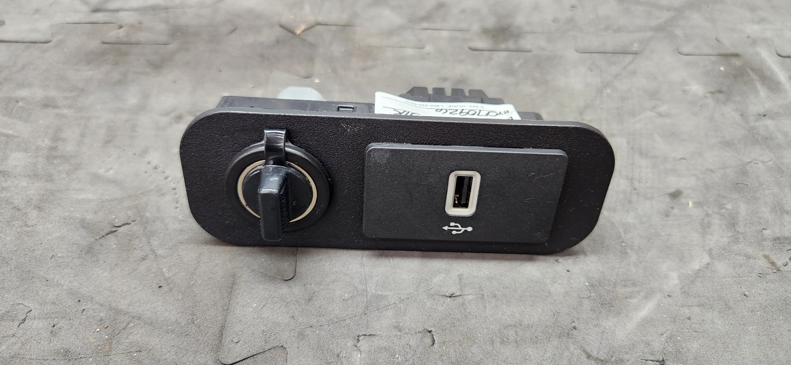 2015-2023 Ford Mustang USB Port Charger – OEM