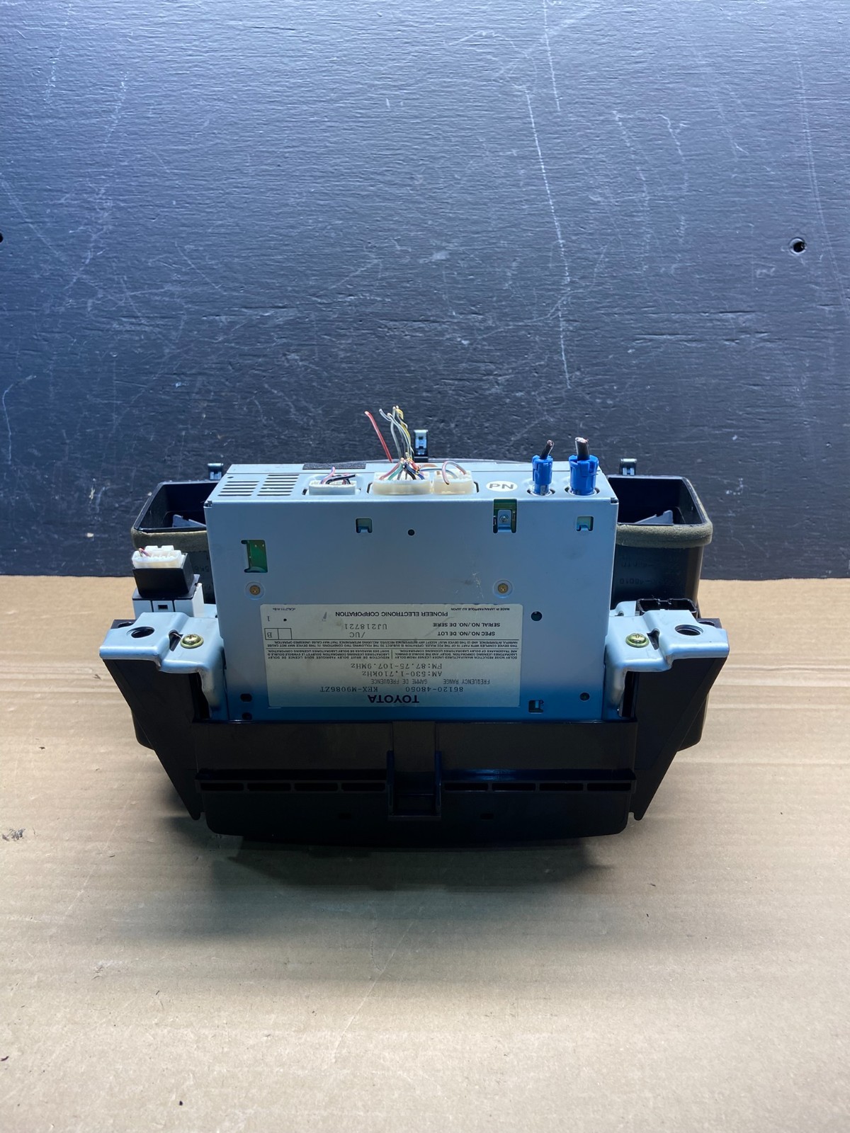 2001 to 2003 Lexus Rx300 Radio Receiver Head Unit + Bezel Surround ae4581 DG