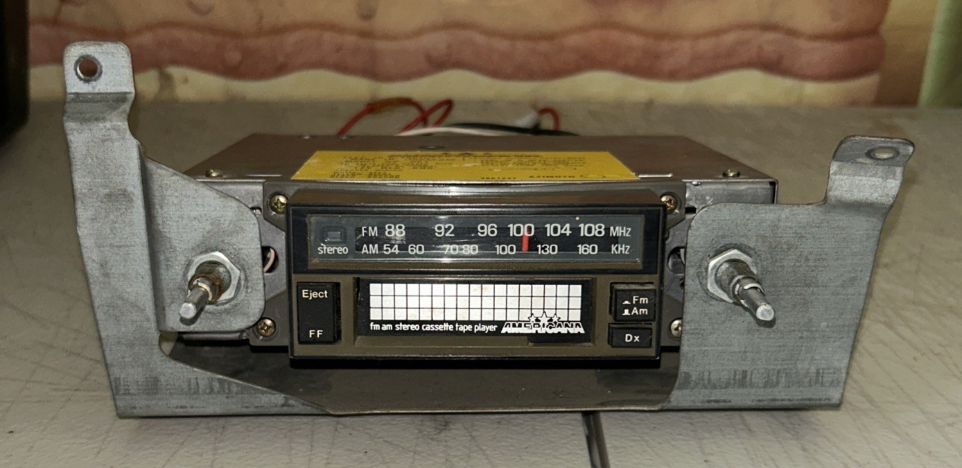 Americana US1 Tape Player Radio Stereo FOR PARTS OR REPAIR NOT WORKING UNTESTED