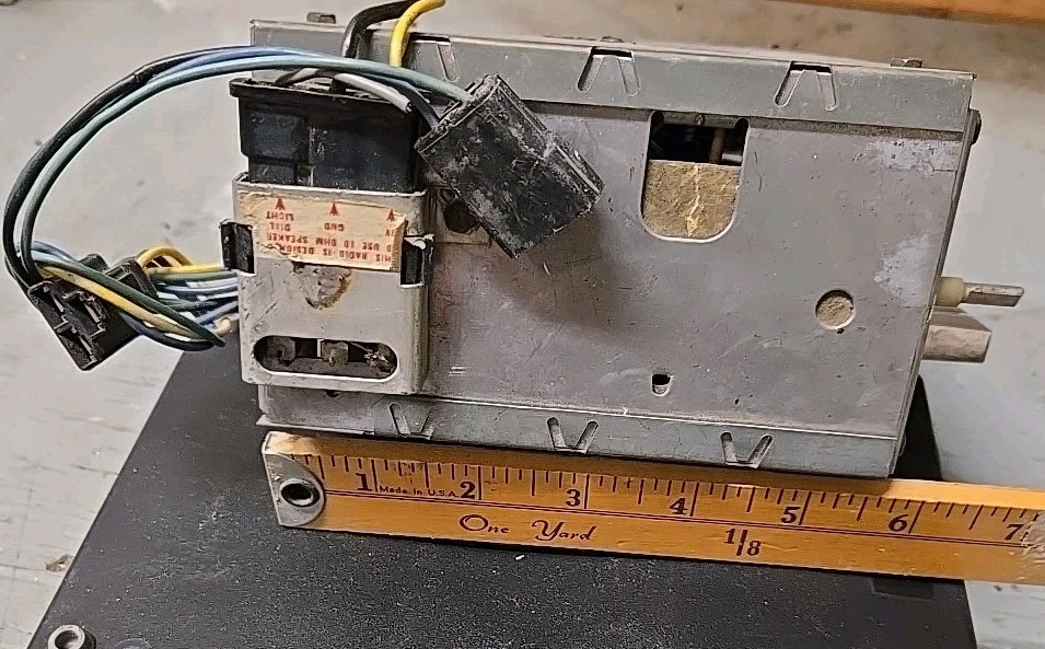 AC Delco 7303275 Radio Head Push-Button AM/FM Radio