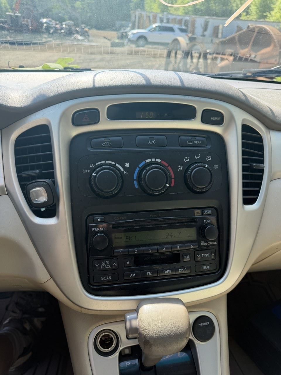 Audio Equipment Radio Amplifier With 6 Disc CD Fits 06-07 HIGHLANDER 51412