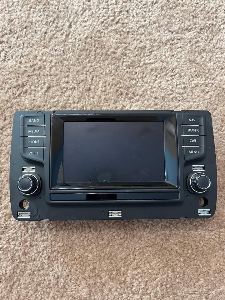Volkswagen MK7 2015 MIB2 Infotainment Unit and Screen