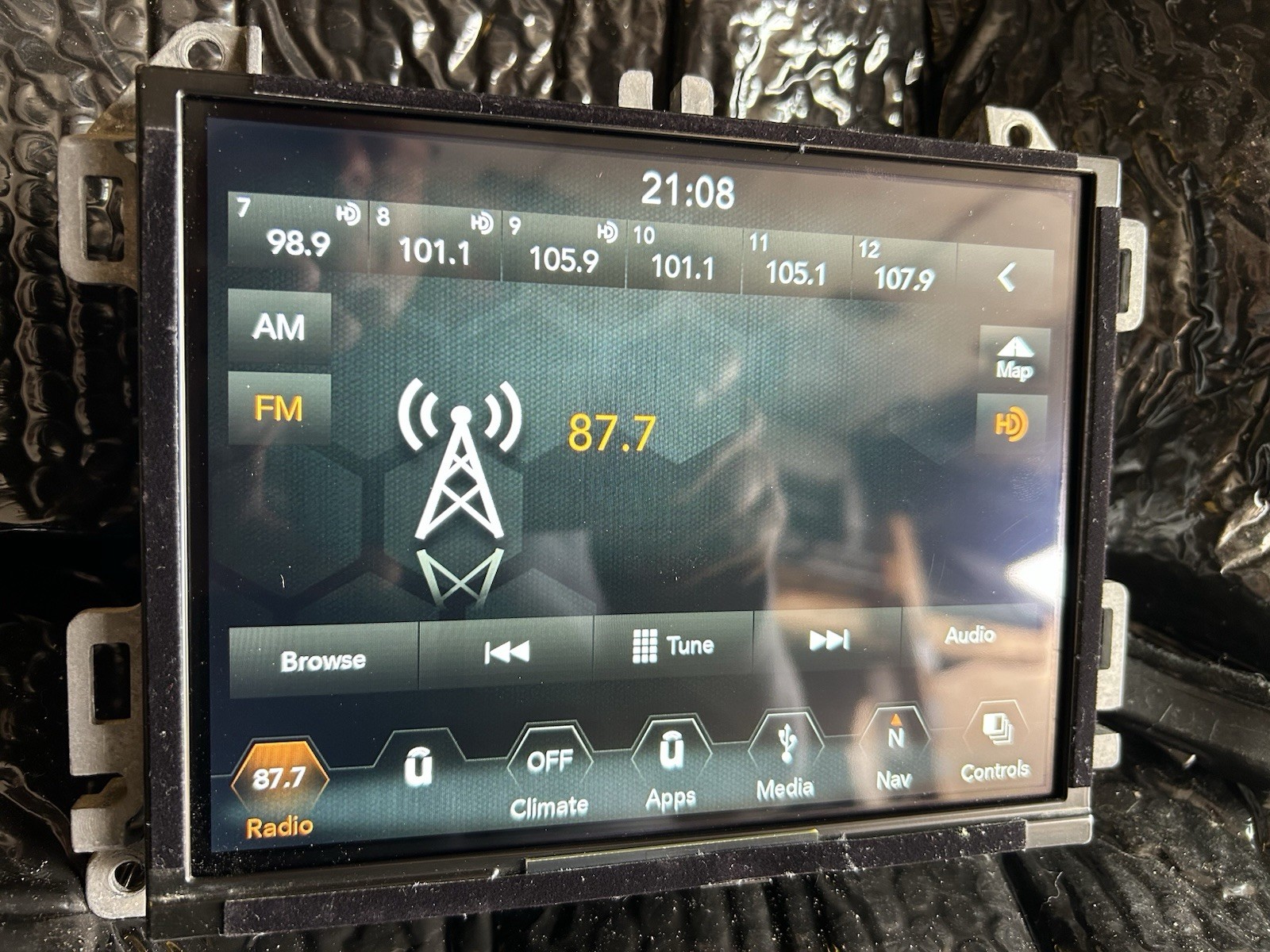 2018-2019 Jeep Wrangler Uconnect 8.4″ Navigation Radio With Surround 18 19 8”