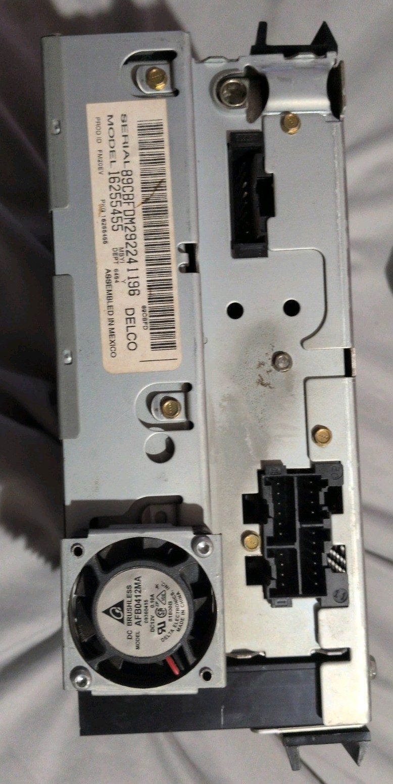 2000 Chevy Silverado CD AM/FM Original Radio with anti-theft clips