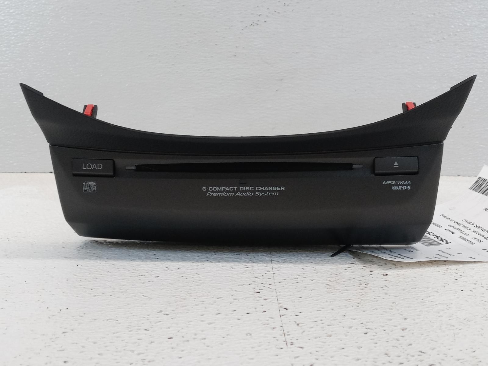 08-12 Honda Accord Radio CD changer 6 disc Dash Mounted **May Need Programming**