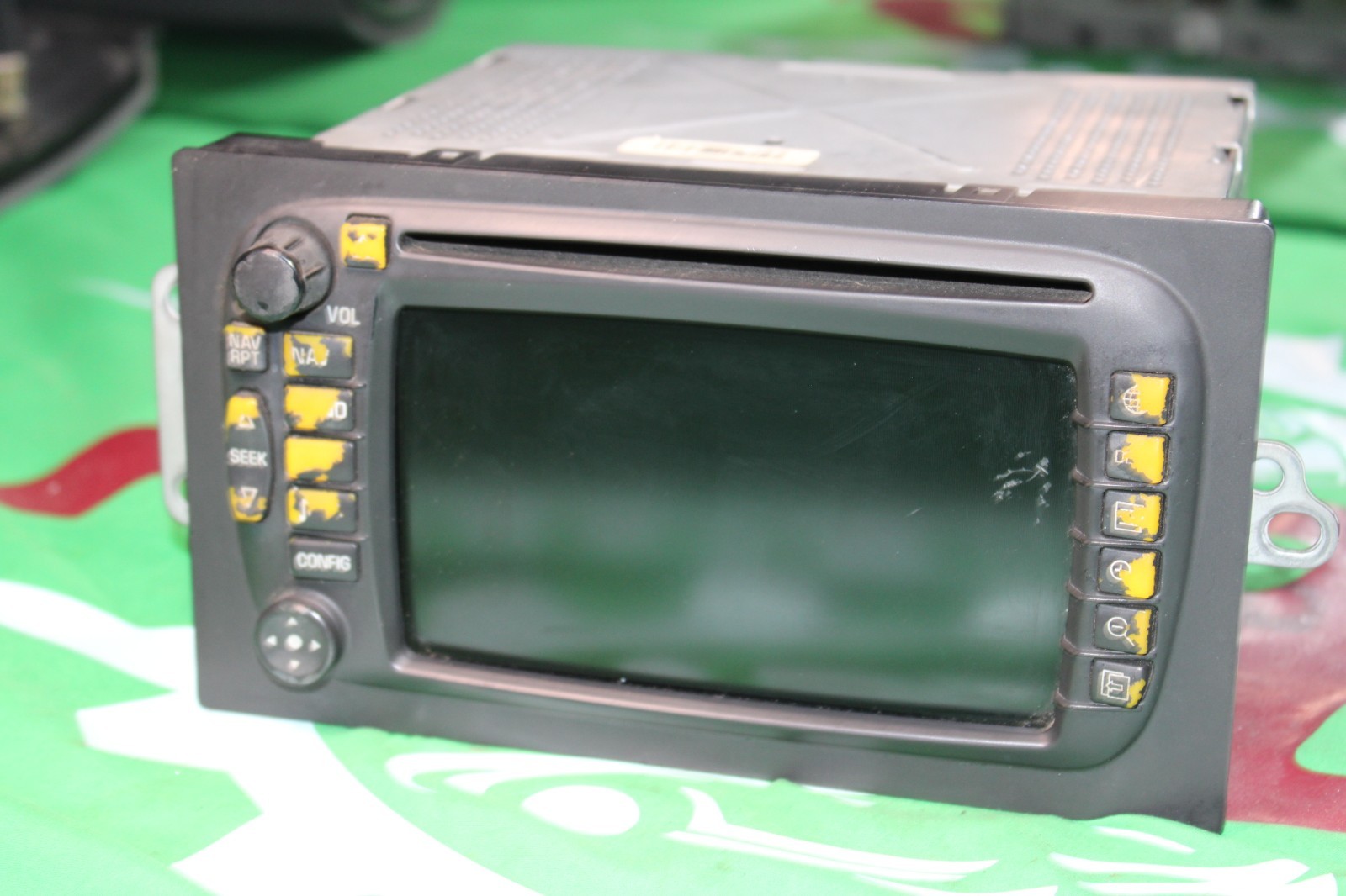 2003-2004 Cadillac Escalade Radio CD DVD GPS Navigation Screen Display V1585 DG
