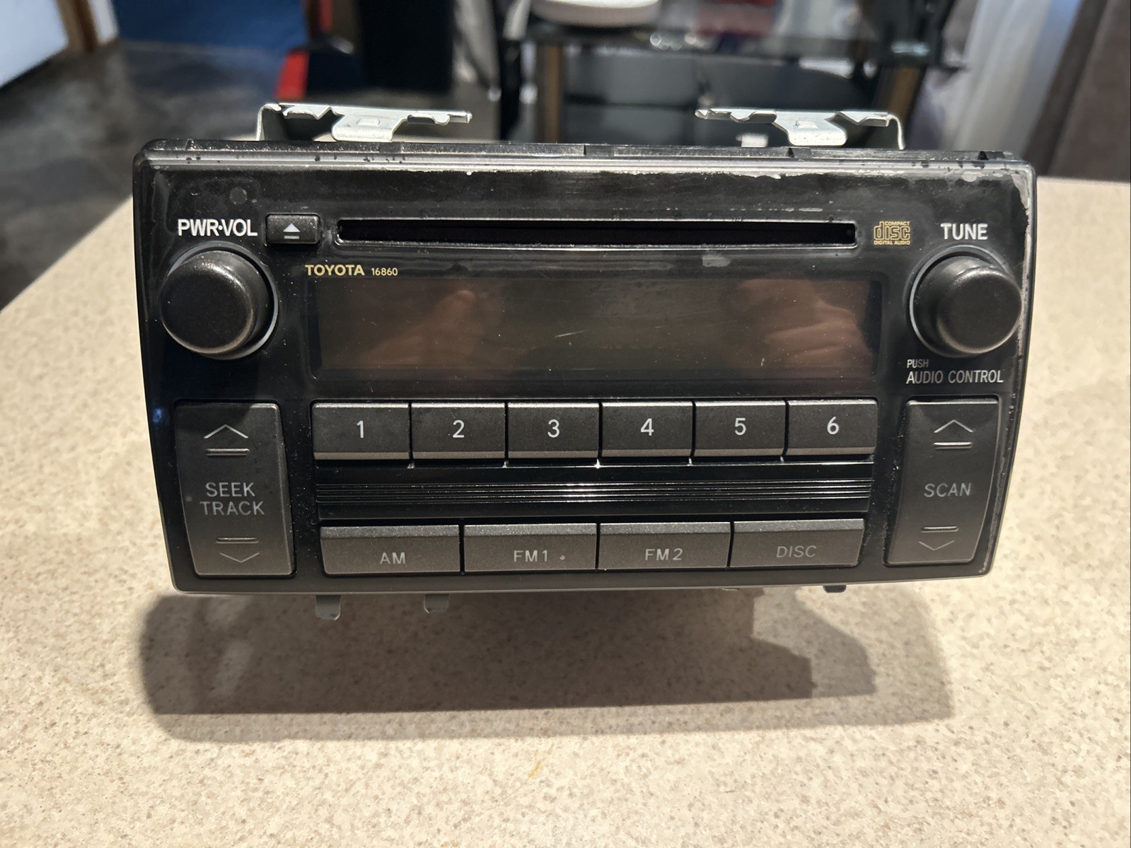Toyota Camry 05 06 Factory Stereo CD Player Radio 86120-AA160 Face Plate 16860