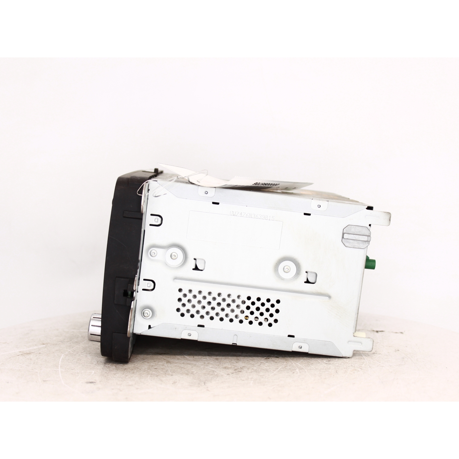2014 Volkswagen Passat Radio CD Player Part Number – 638-52217 (Used)