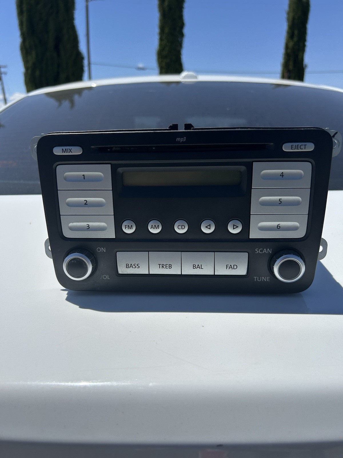 VOLKSWAGEN JETTA 2010 Factory Car Receiver Radio with Single CD Player and MP3