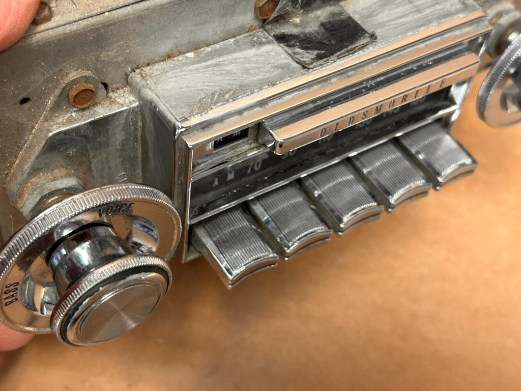 1970 Oldsmobile Factory AM/FM Radio with Amplifier -Not Working- 03BFM1