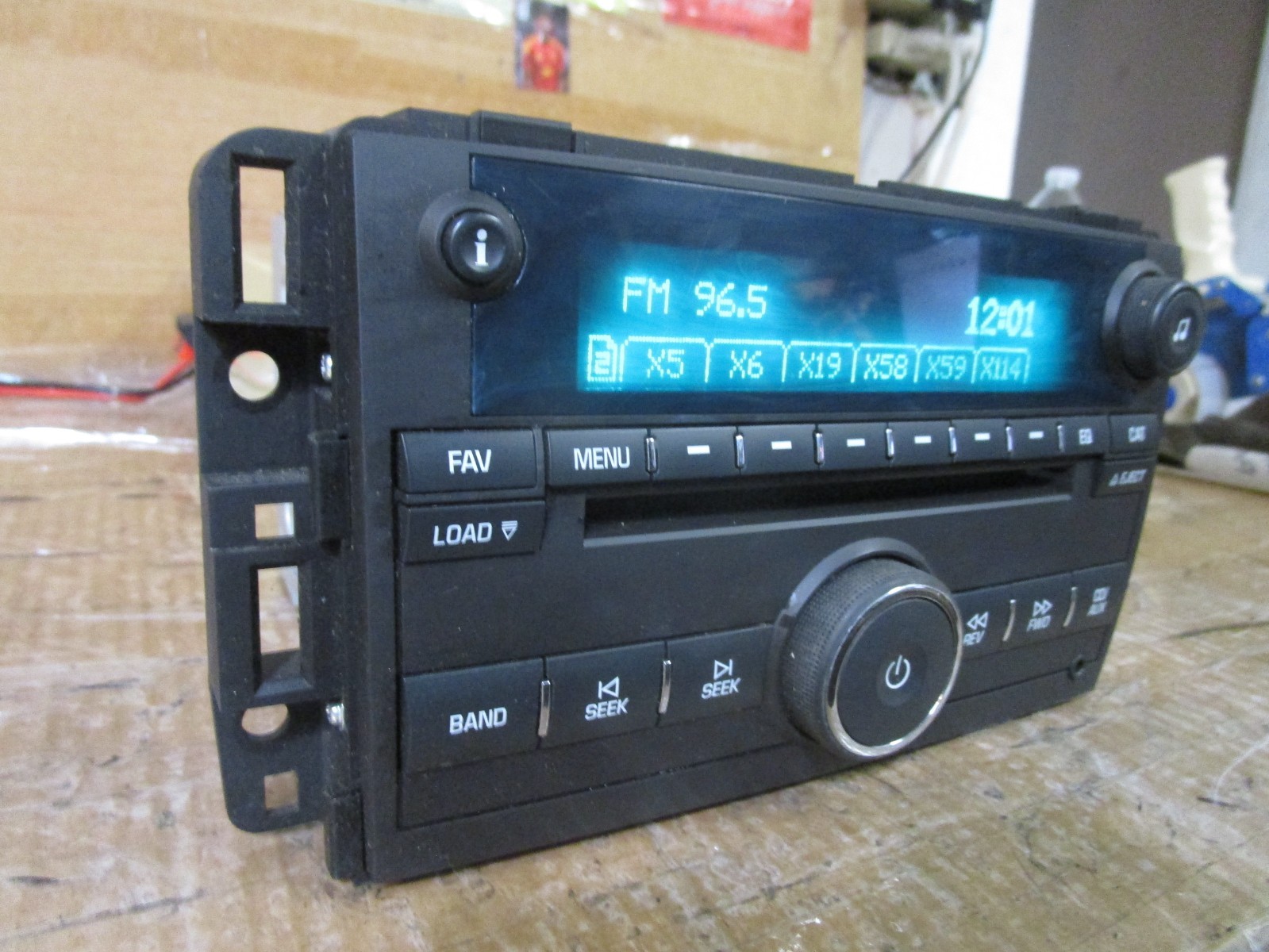 08 2008 Buick Enclave Radio Stereo CD Player Receiver AMFM 25831566