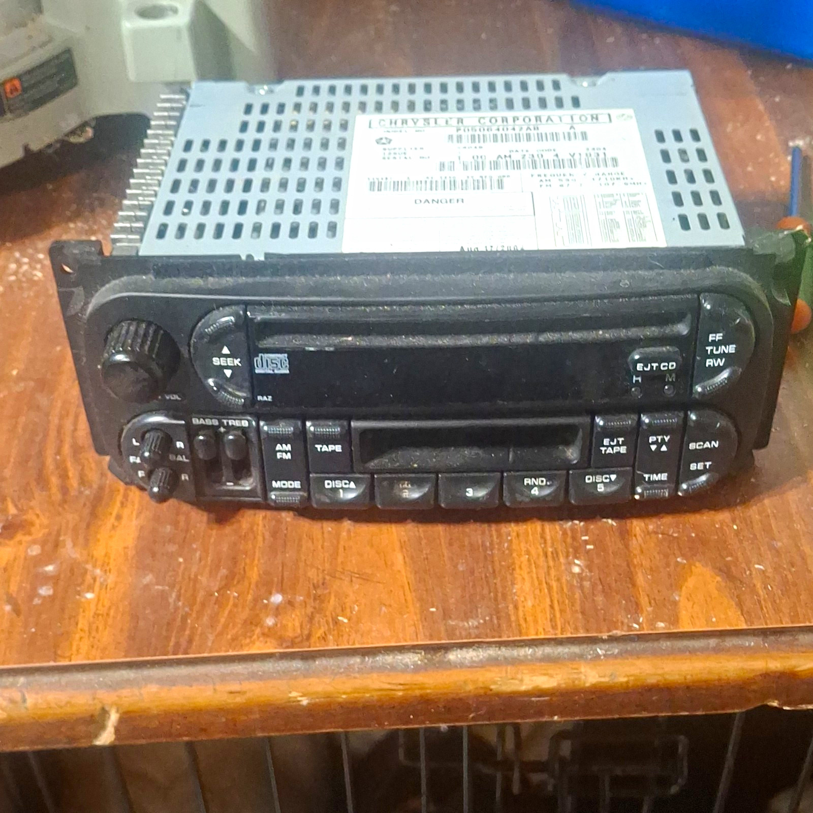 Genuine OEM 2005 Dodge Grand Caravan P05064042AA AM/FM CD Cassette Radio Player