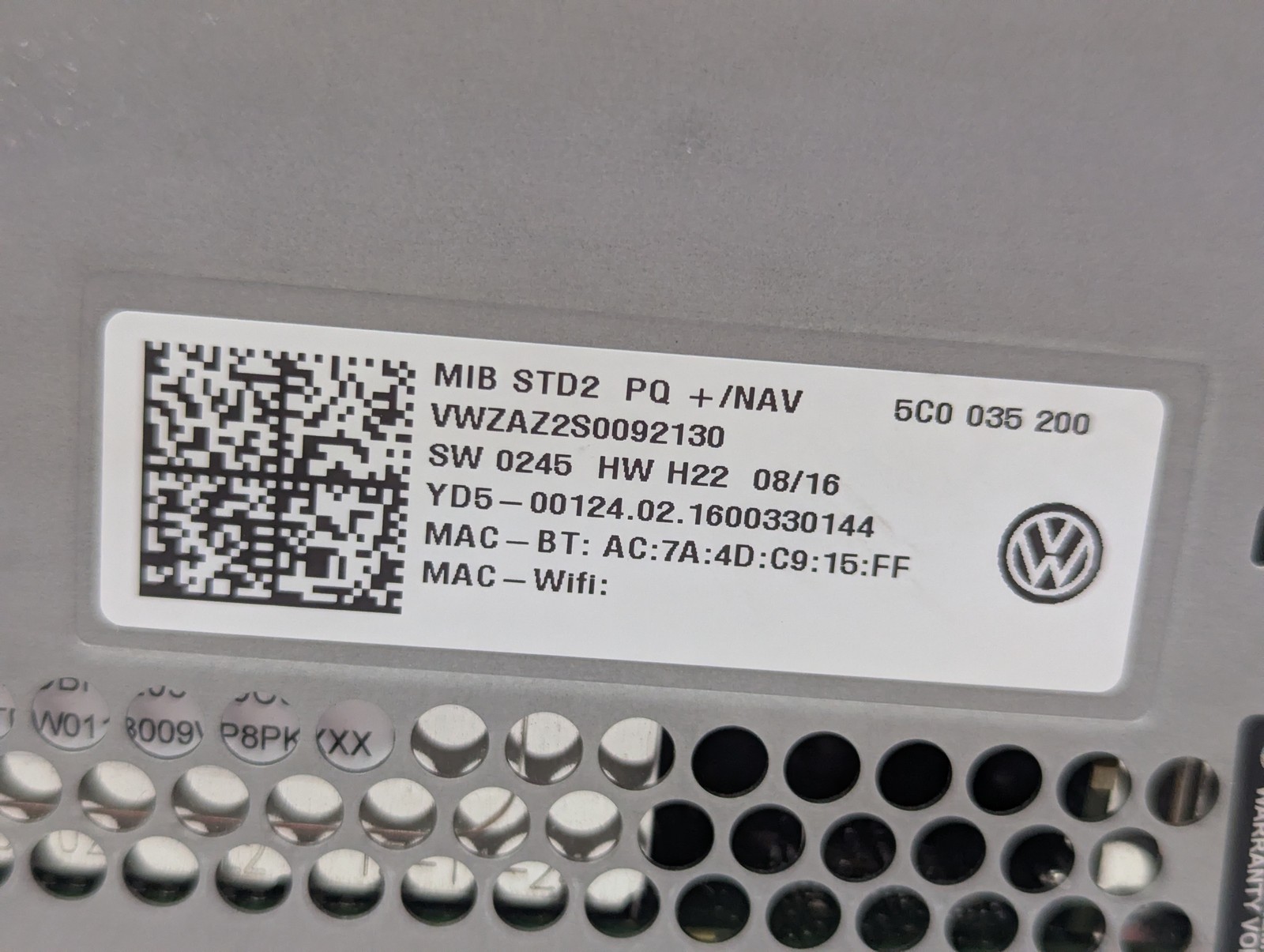2020-2022 Volkswagen Passat AM FM Radio SD Card Reader BT Media Player 5C0035200