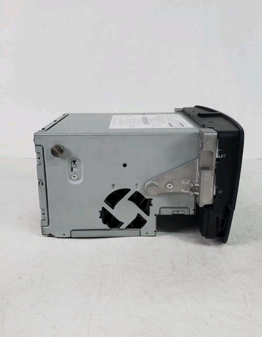 16-20 MERCEDES BENZ GLA250 RADIO RECEIVER CD PLAYER P/N NTG5*1