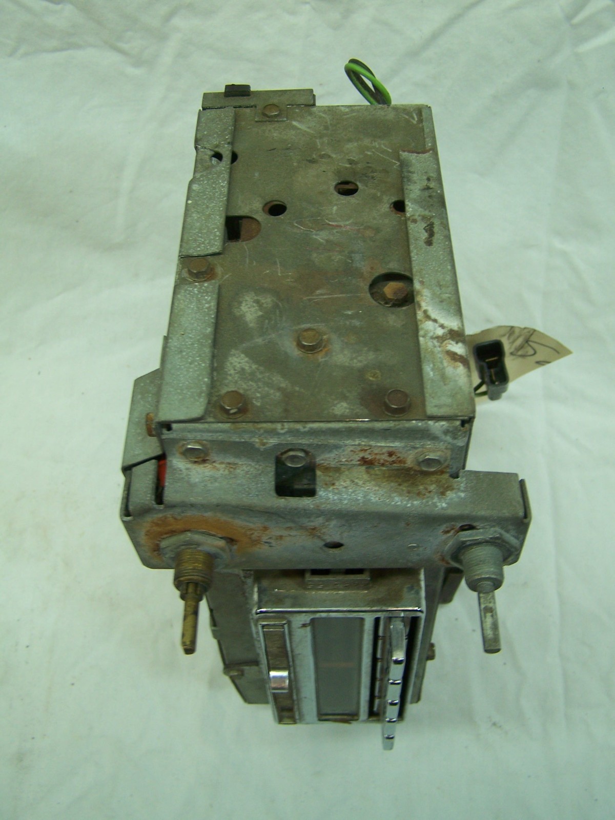 Corvette 1963 AM FM Mono Radio in Unknown Working Condition