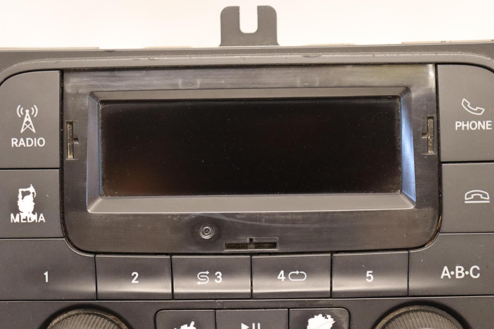 2017-2018 DODGE RAM 2500 AM FM UCONNECT 3.0″ SCREEN RADIO DISPLAY RECEIVER OEM