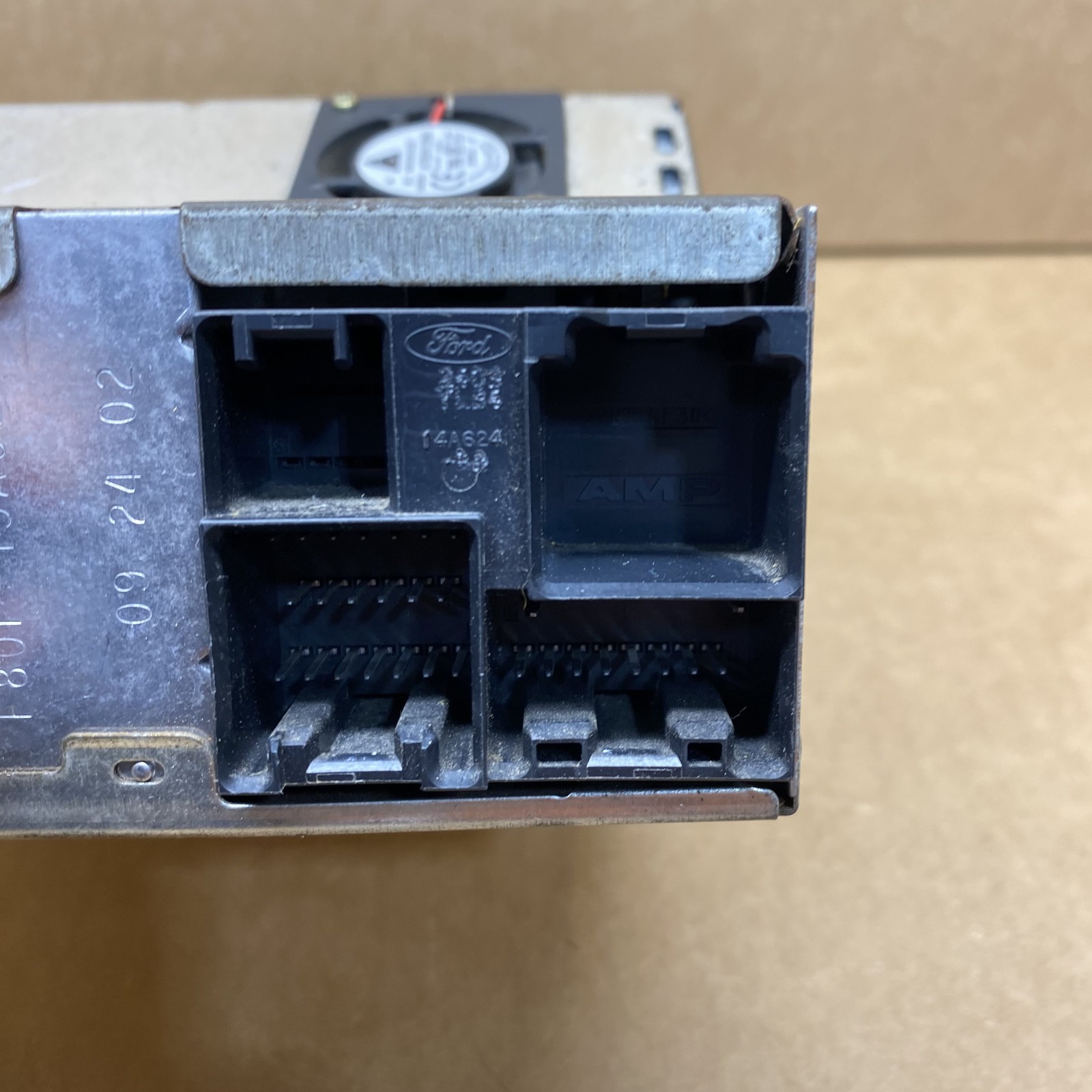 99-04 Ford F150 F-150 AM FM CD Player Radio Receiver Black 1L3F-18C869-AA OEM