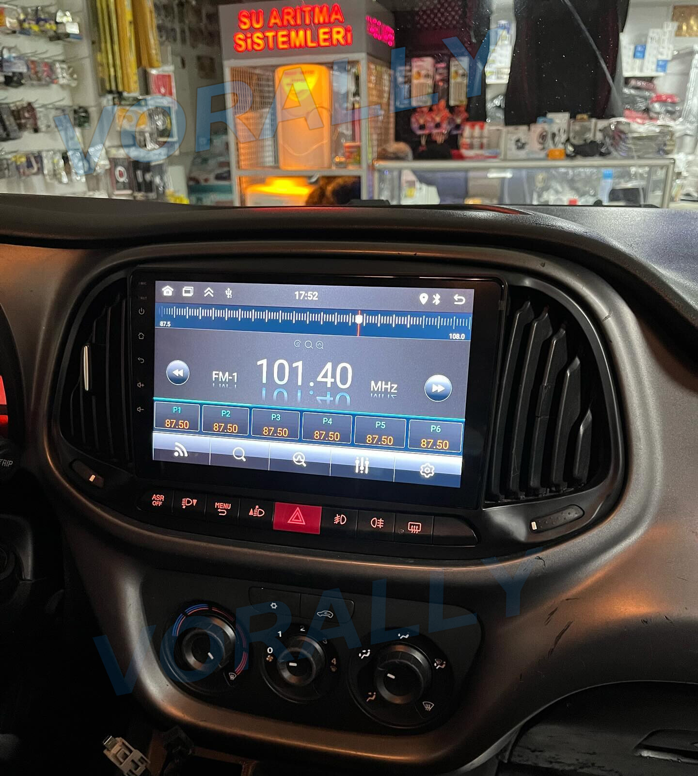 4+64G Car Stereo Radio For 2015-2021 Dodge RAM Promaster city Android 14 Carplay