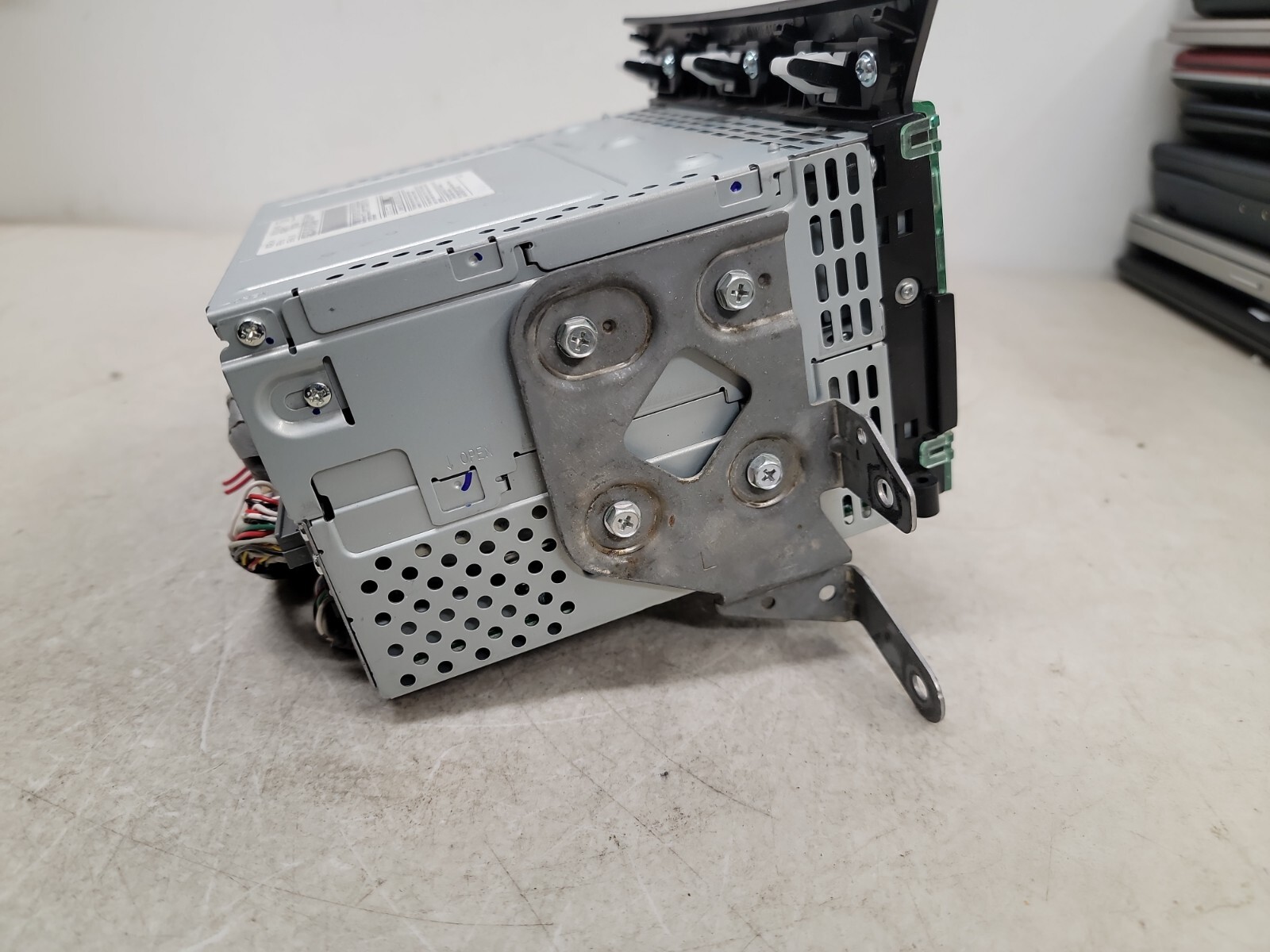 2007 HONDA PILOT AM FM RADIO RECEIVER 6-DISK CD CHANGER PLAYER OE 39100-S9V-A600