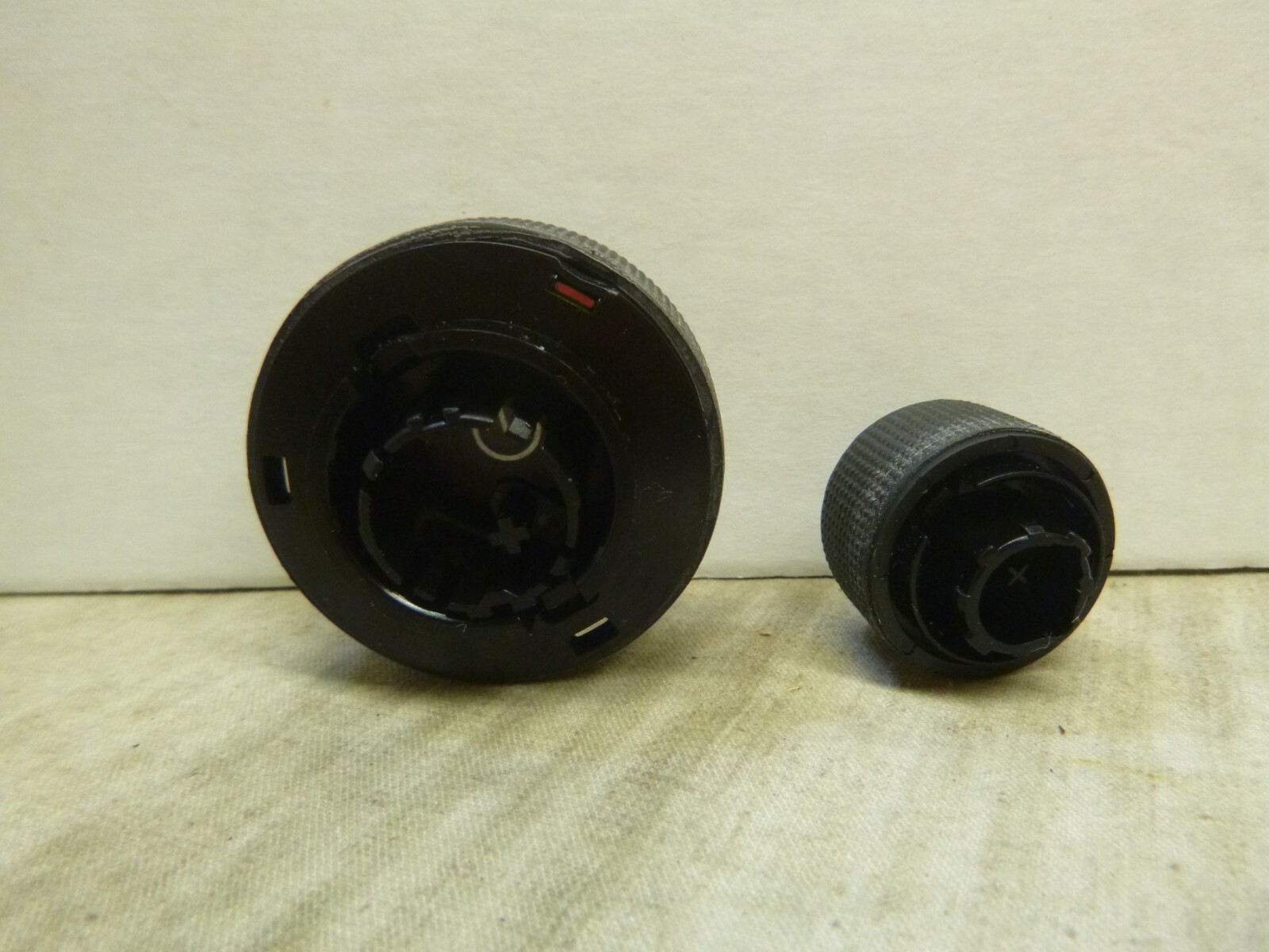 06 07 Saturn Ion Vue Radio Cd Knob Set 15814424 QVS25