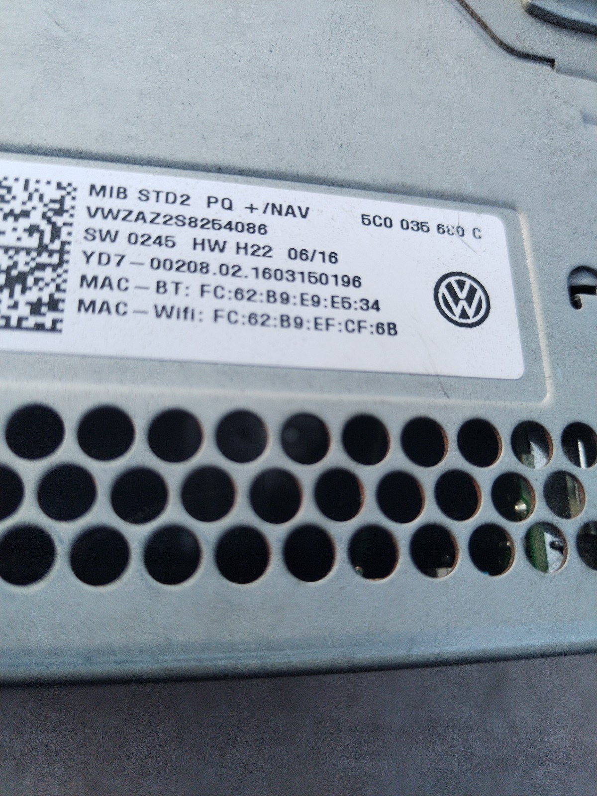 2016 VOLKSWAGEN TIGUAN SAT NAV CD RADIO PLAYER HEAD UNIT GENUINE 5C0035680C