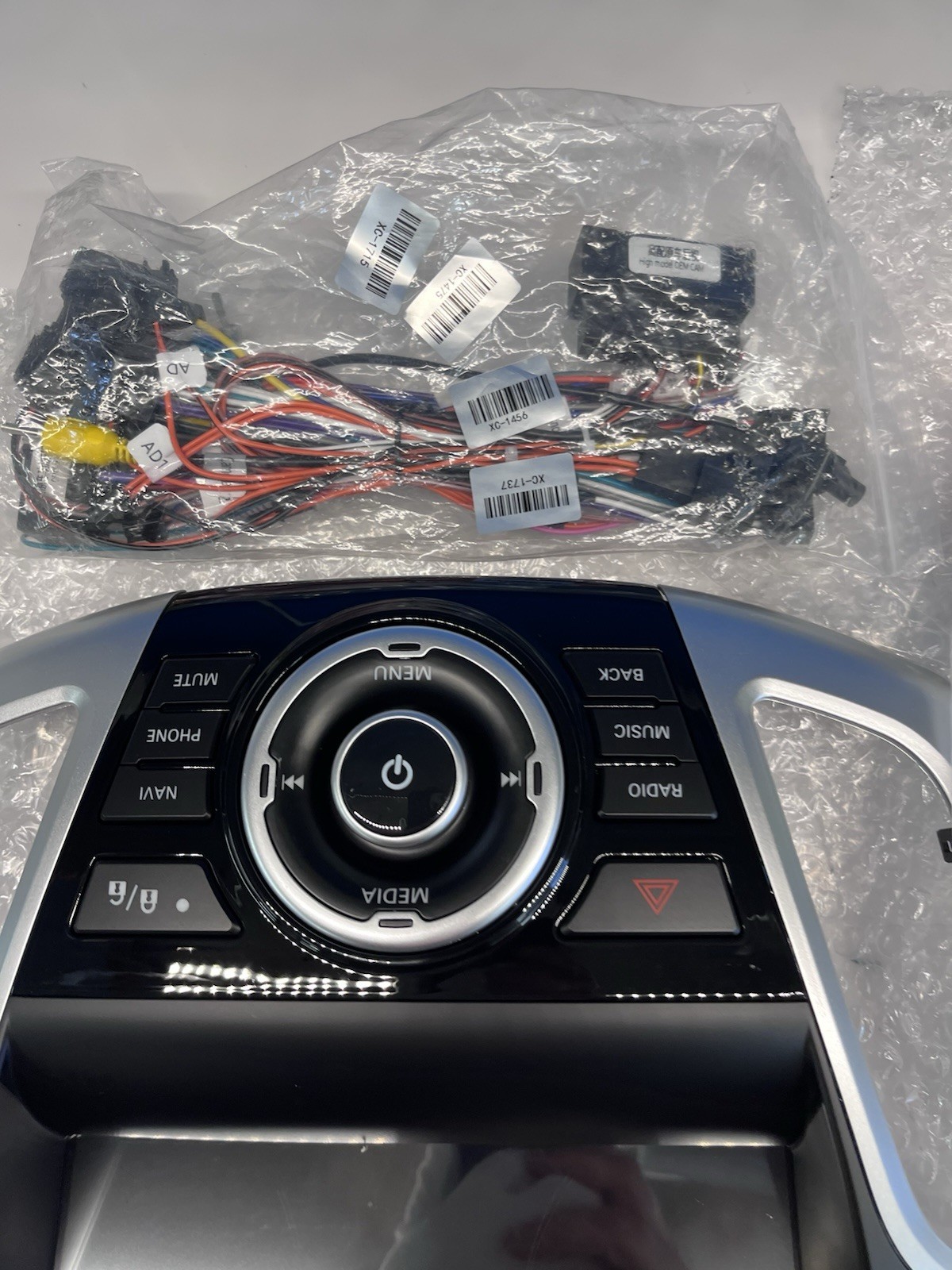 Ford Focus 2012-2018 Android 13 Car Stereo 9″ Touchscreen 4GB 64GB Wireless CarP