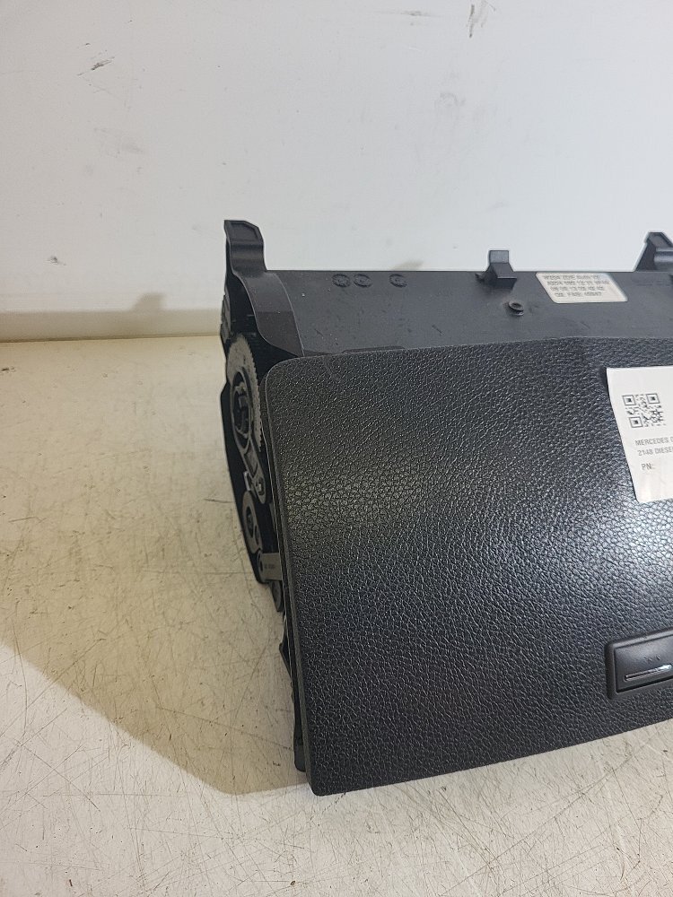 Mercedes C220 C-class Cdi Saloon 4 Dr 2008 DIGITAL DISPLAY UNIT a2046801231 K55
