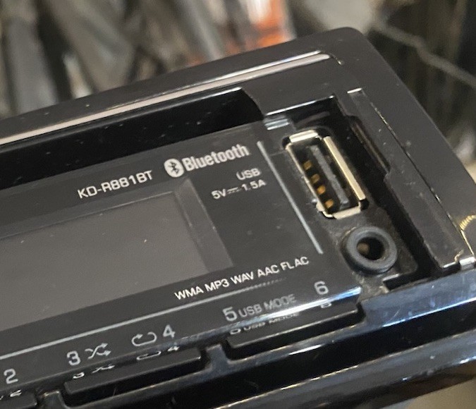 JVC KD-R881BT Car Head Unit. Radio – CD / USB / Front AUX / Bluetooth