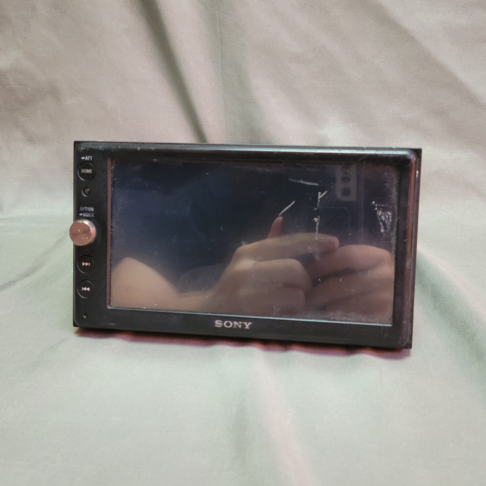 Sony XAV-AX100 In Dash Bluetooth Digital Media AV Receiver Touch Screen Display