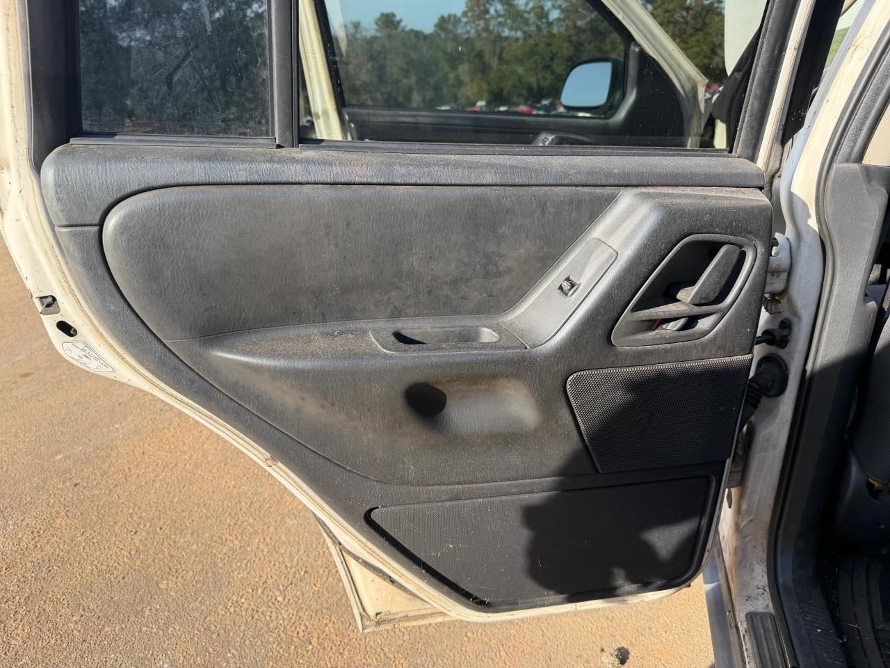 Audio Equipment Radio Am-fm-integral 6 CD Changer Fits 05-06 08-10 VIPER