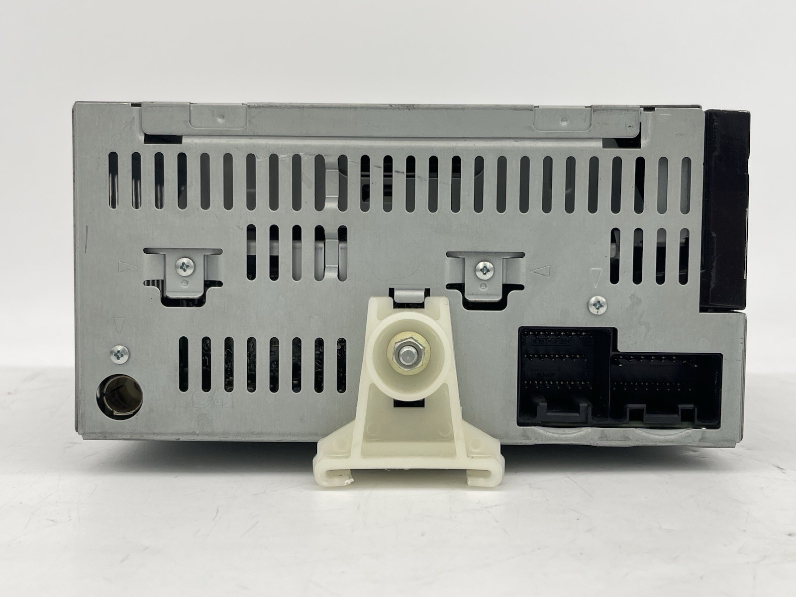 Ford 7L5T-18C869-AC OEM Single-Disc AM/FM/CD Radio Receiver