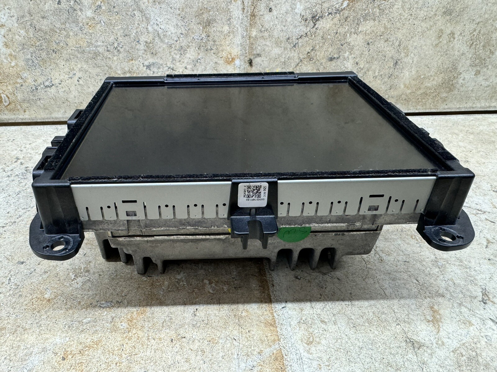 2014 -2017 DODGE DURANGO 8.4″ VP4 RADIO NAVIGATION UCONNECT SCREEN OEM