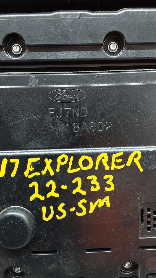 2017 Ford Explorer Radio Assembly W/ Temp Controls