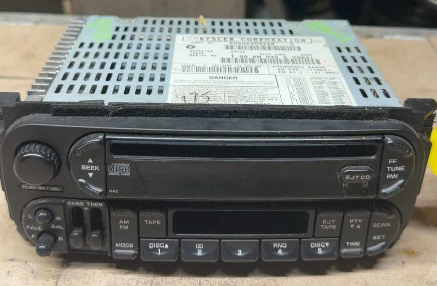 2001-2002 DURANGO DAKOTA SEBRING AM FM Radio Receiver Cassette CD Player Changer