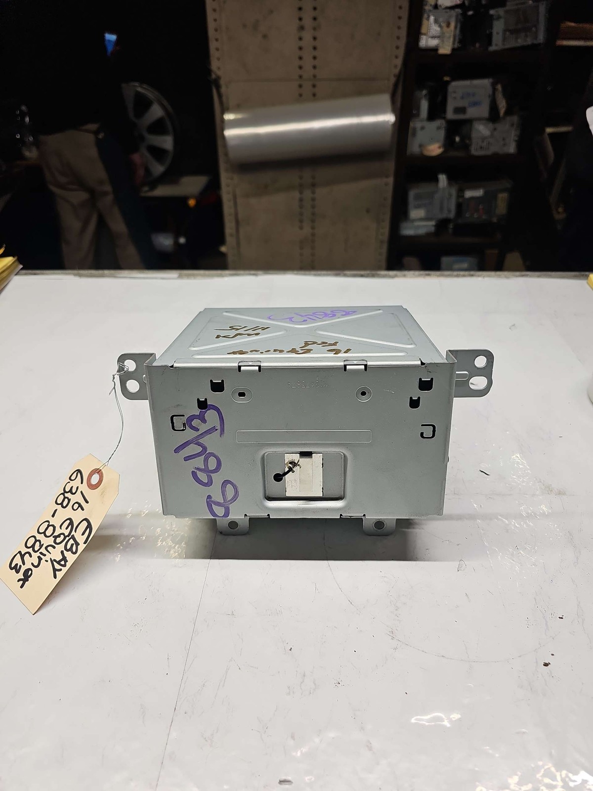 2016-2017 CHEVY EQUINOX receiver, AM-FM-MP3-USB (opt UFU), ID 84064074