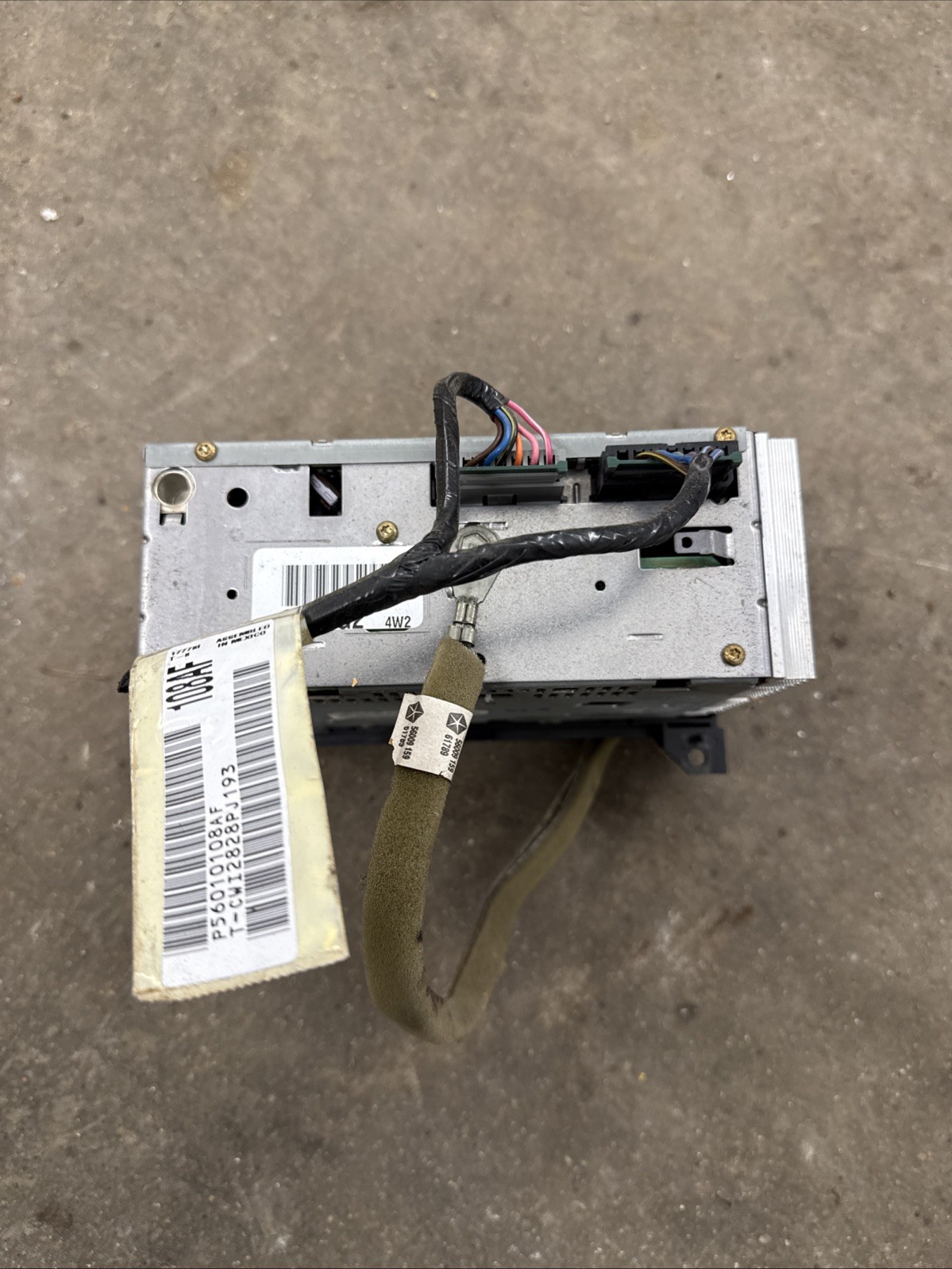 84-02 Chrysler Dodge Jeep Wrangler OEM Cassette Player Radio P04858556AD