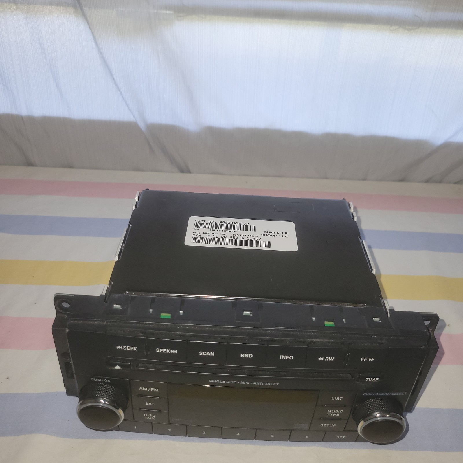 OEM Chrysler Dodge Jeep Ram AM/FM CD MP3 Sirius Radio P05091164AB