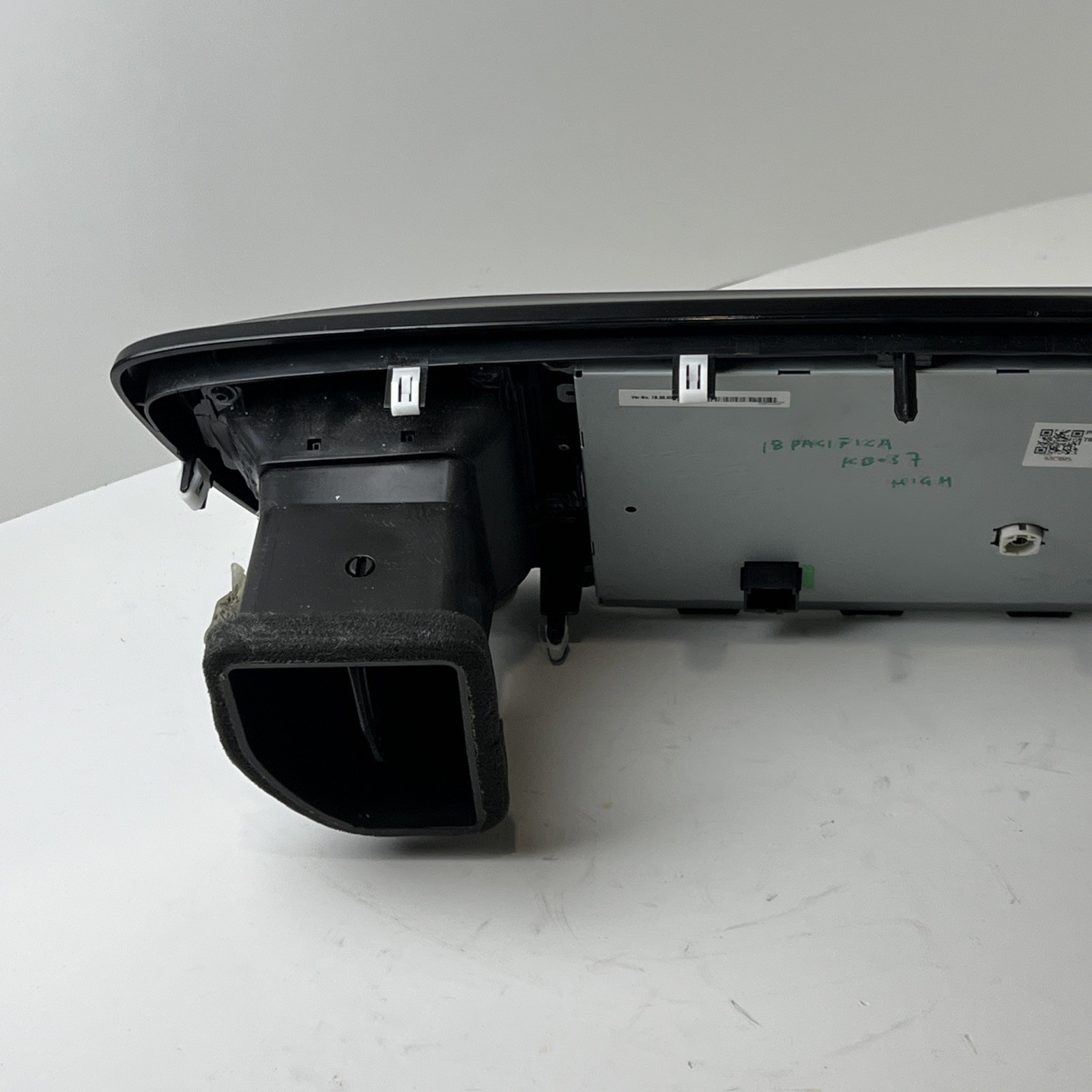 68316174AC 2018 CHRYSLER PACIFICA DISPLAY SCREEN RADIO RECIEVER OEM