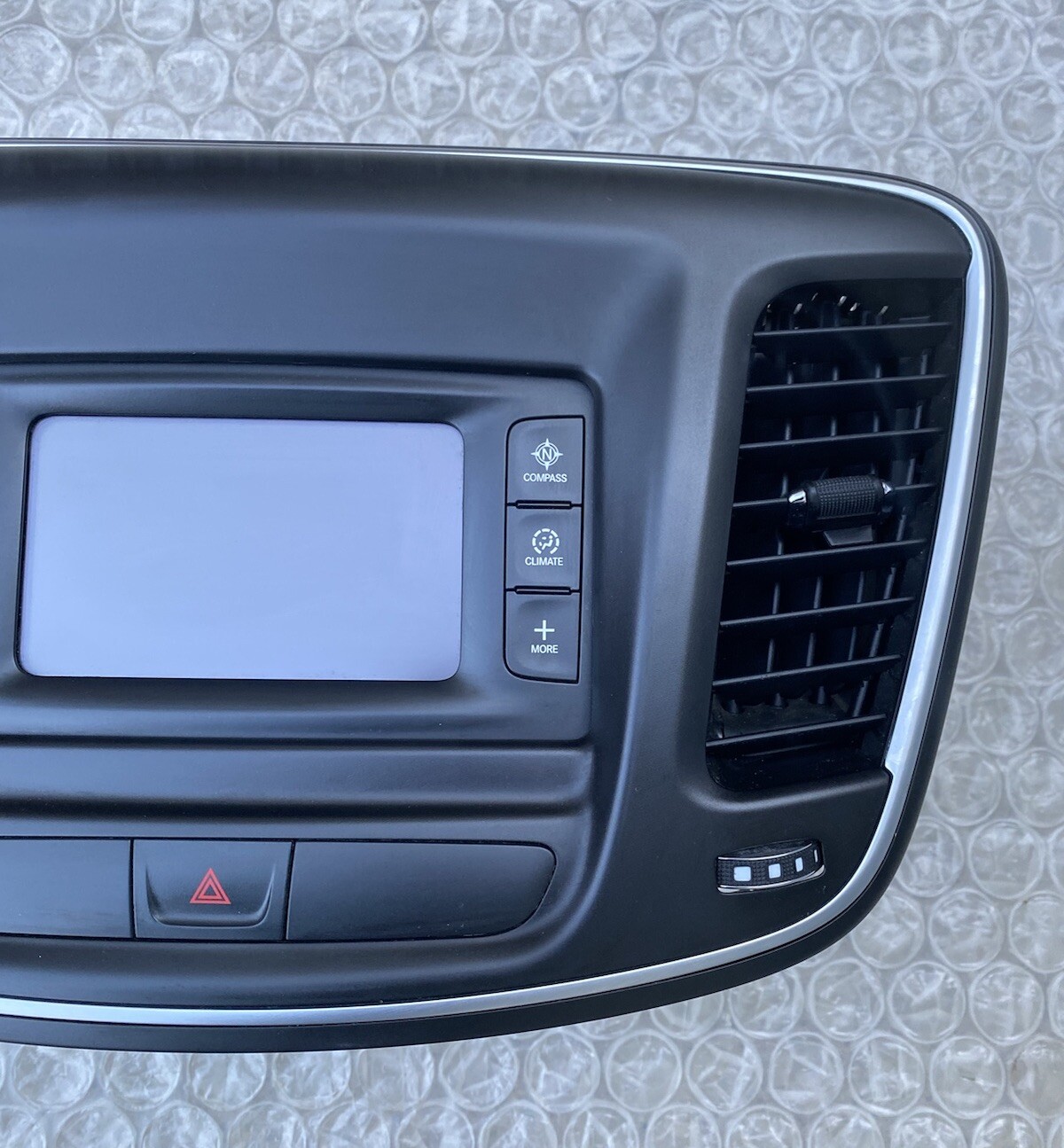 2015-2017 Chrysler 200 VP2 Bluetooth Satellite Radio Display Screen P68226693AD