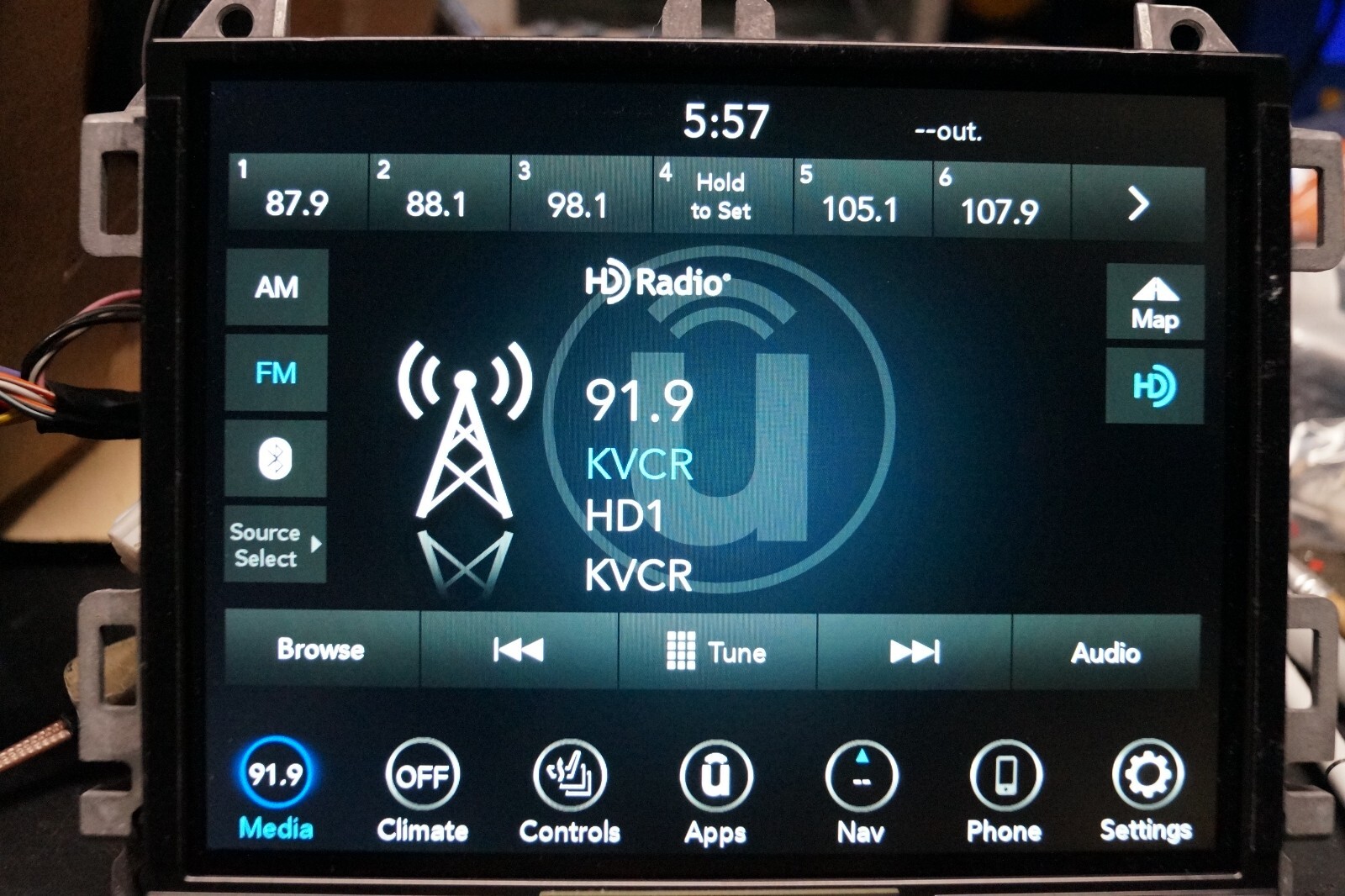 2018-2023 Jeep Wrangler JL XM GPS Navigation UConnect UAQ 4C 8.4″ Apple CarPlay
