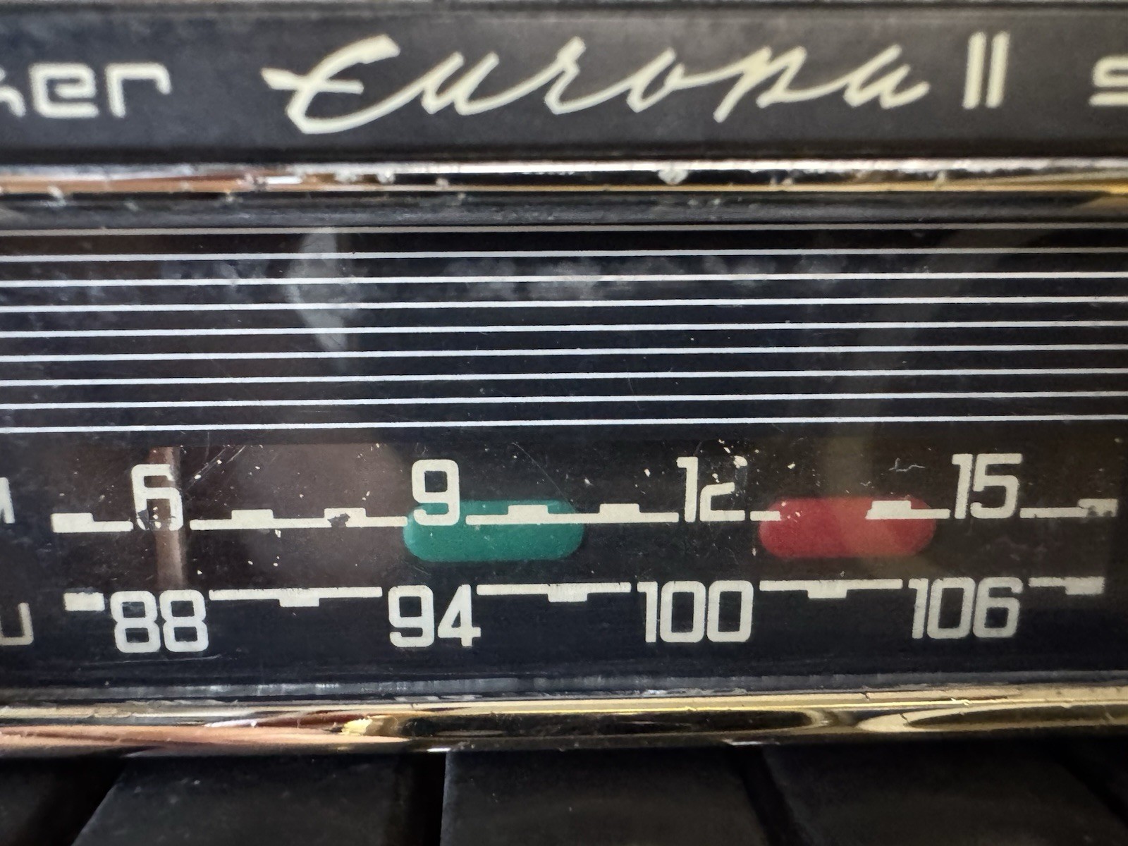 Vintage Mercedes BECKER EUROPA II 2 Stereo 5 button AM/FM Car Radio W123 R107